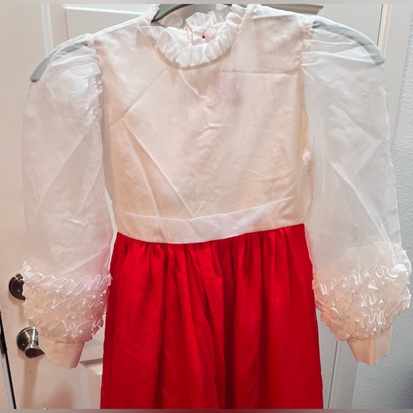 Martha’s Miniatures. “Valentine’s Day Dress” (peep those OG heart buttons😍) - Picture 2 of 9